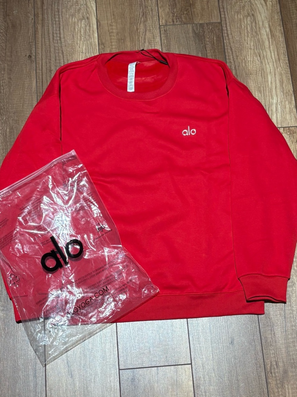 ALO Yoga Unisex Bright Red Crewneck  Sweatshirt Mens medium